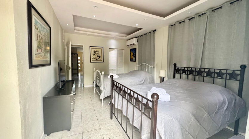 PINTA #274 2A – Studio