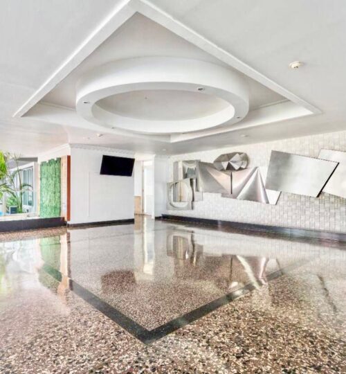 LOS PINOS, AVE. ISLA VERDE – 2b/2b FURNISHED APT.